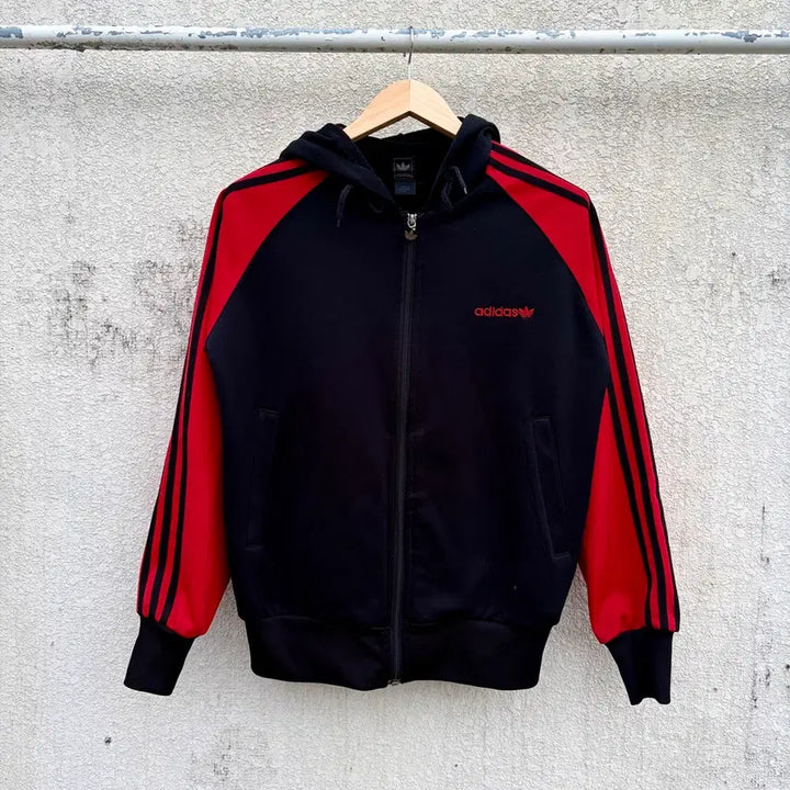 [BUNJANG] Adidas 00s Old School Back Logo Hoodie Zip-up Jersey / 100)아디다스 00s 올드스쿨 백로고 검빨 후드집업 져지
