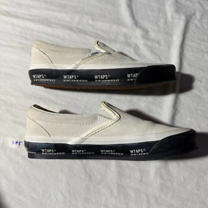 [BUNJANG] Vans x WTAPS Collaboration Suede Slip-On Ivory 245 / 반스 X Wtaps 콜라보 슬립온 스웨이드 아이보리 245