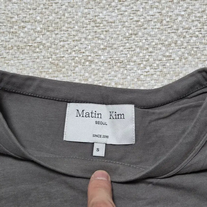 [BUNJANG] Martin Kim Logo Crop Short-Sleeve T-Shirt / Martin Kim 마뗑킴 로고 크롭 반팔 티셔츠