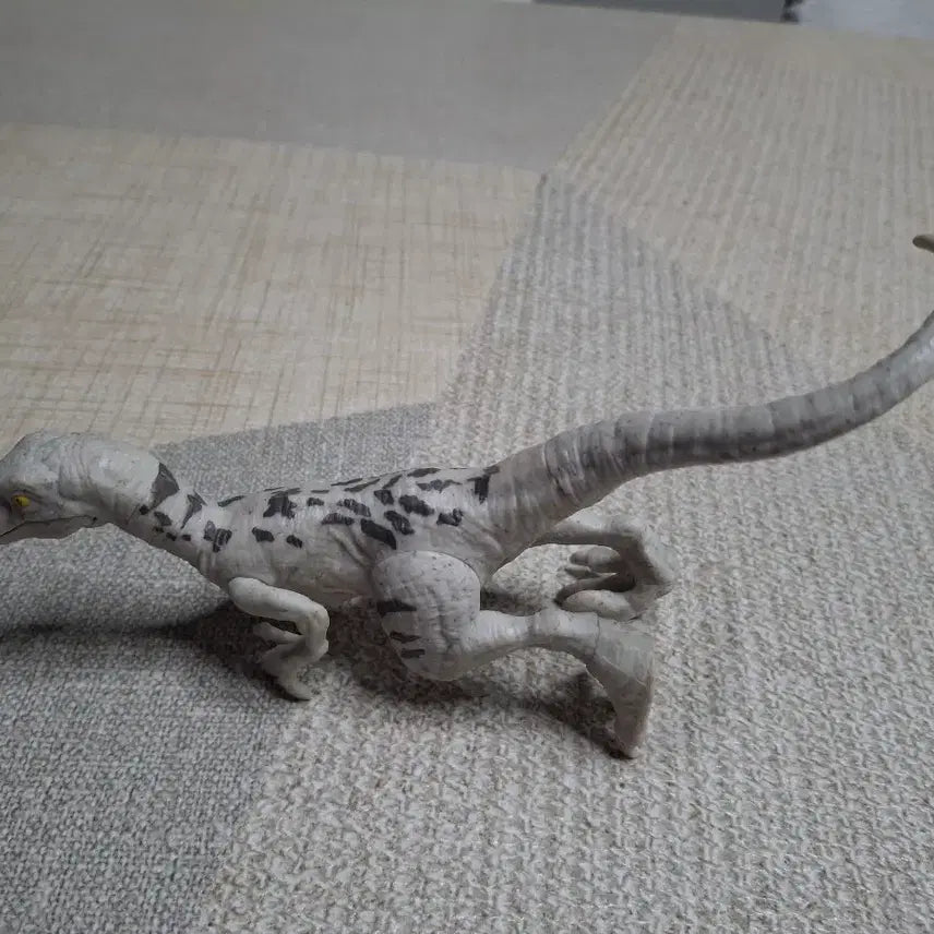 [BUNJANG] Mini Atrociraptor Figure / 미니, 아트록시랩터 피규어