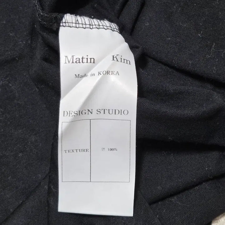 [BUNJANG] Martin Kim Logo Cropped Short Sleeve T-Shirt / Martin Kim 마뗑킴 로고 크롭 반팔 티셔츠