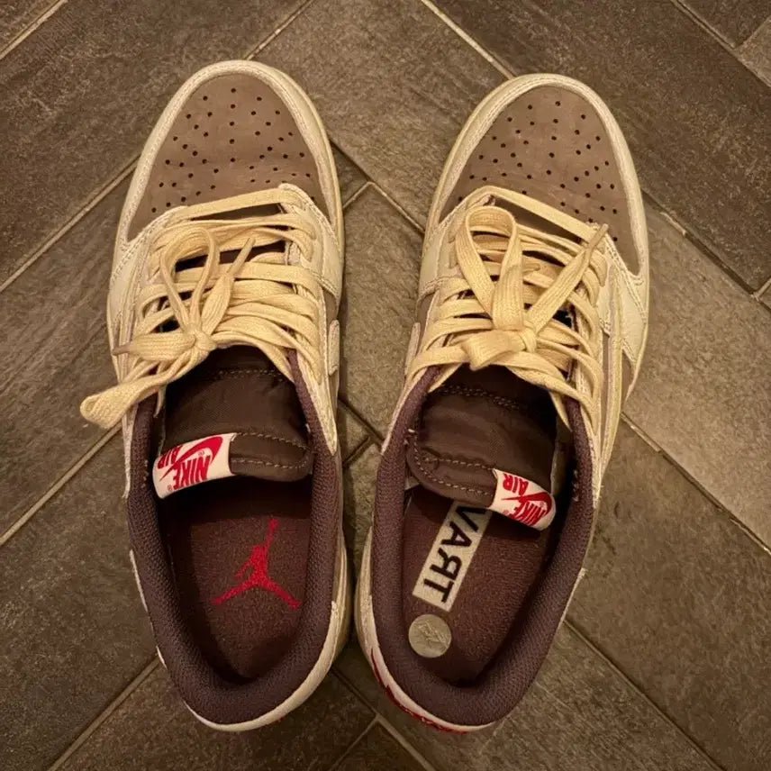 [BUNJANG] Nike Air Jordan 1 Travis Scott Reverse Mocha Sneakers / 나이키 조던1 트래비스 스캇 리버스 모카 260