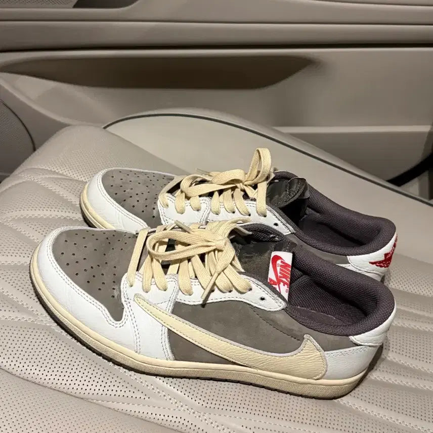 [BUNJANG] Nike Air Jordan 1 Travis Scott Reverse Mocha Sneakers / 나이키 조던1 트래비스 스캇 리버스 모카 260