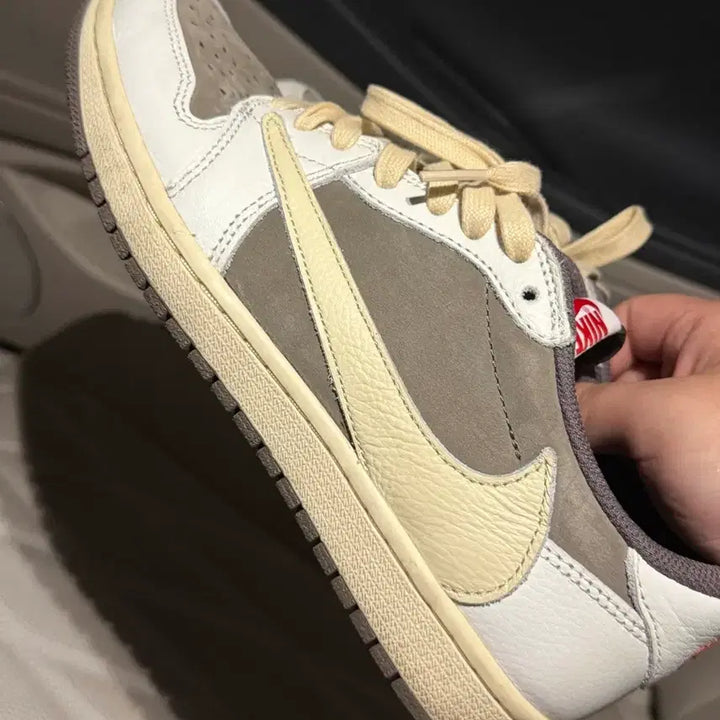 [BUNJANG] Nike Air Jordan 1 Travis Scott Reverse Mocha Sneakers / 나이키 조던1 트래비스 스캇 리버스 모카 260