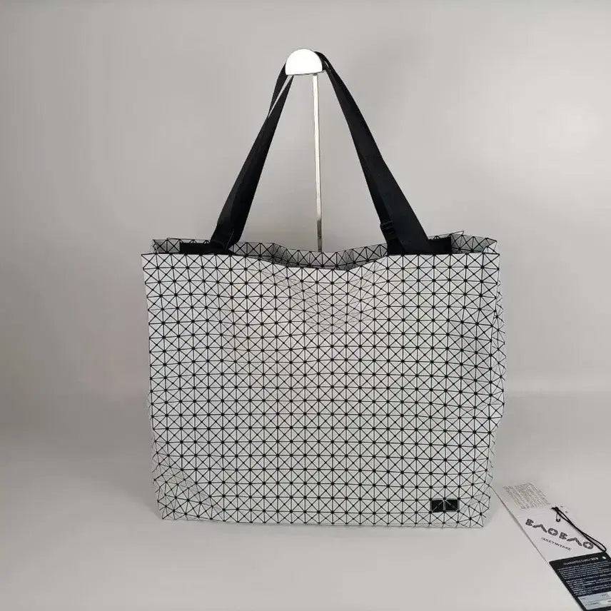 [BUNJANG] Issey Miyake Bao Bao Lucent Matte Large Tote Bag / 이세이 미야케 토트백