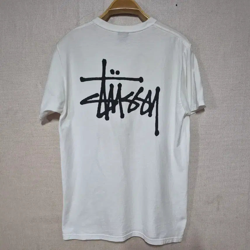 [BUNJANG] Stussy White T-Shirt Back Logo Size M / 스투시 화이트 반팔 티셔츠 백 로고 m