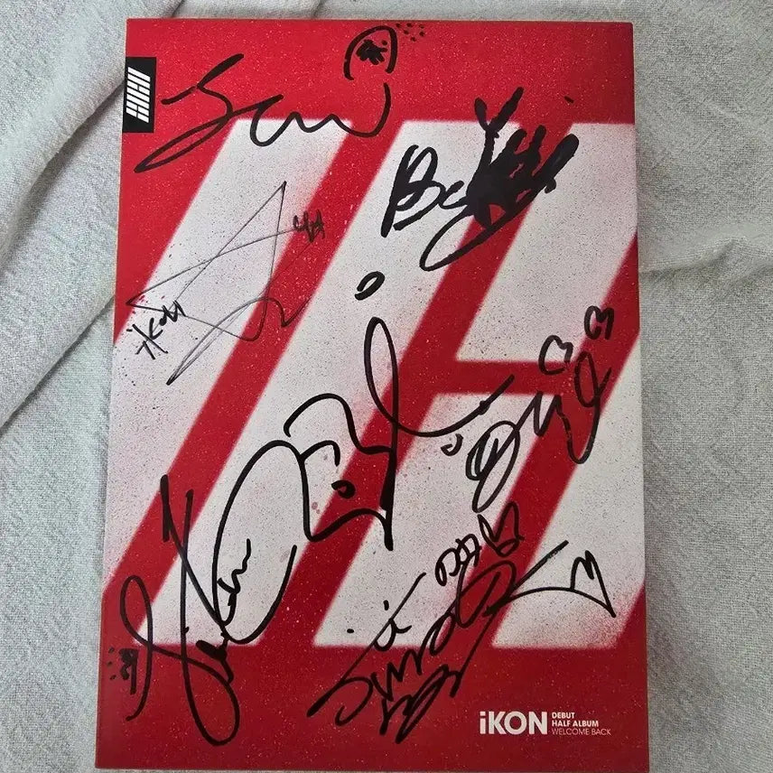 [BUNJANG] iKON Welcome Back Debut Album CD with Member Autographs / 아이콘 Welcome Back 데뷔 앨범
