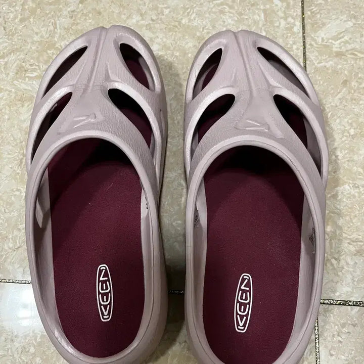 [BUNJANG] KIN Shanti Sandals (Size 250) / 킨 샨티 250
