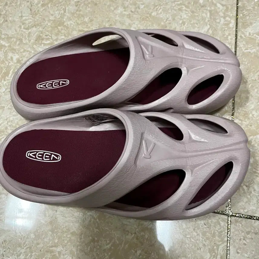 [BUNJANG] KIN Shanti Sandals (Size 250) / 킨 샨티 250