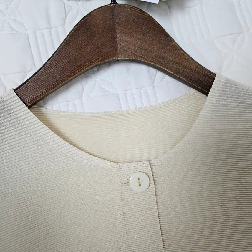 [BUNJANG] MJ Pleats Blouse Ivory / 새상품) MJ 반팔 플리츠 블라우스 아이보리