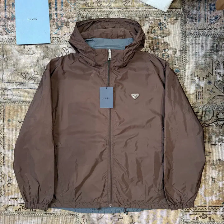 [BUNJANG] Prada Nylon Reversible Windbreaker Small Logo / 프라다 후드 집업 스몰로고 나일론 양면용 바람막이 올해 구매