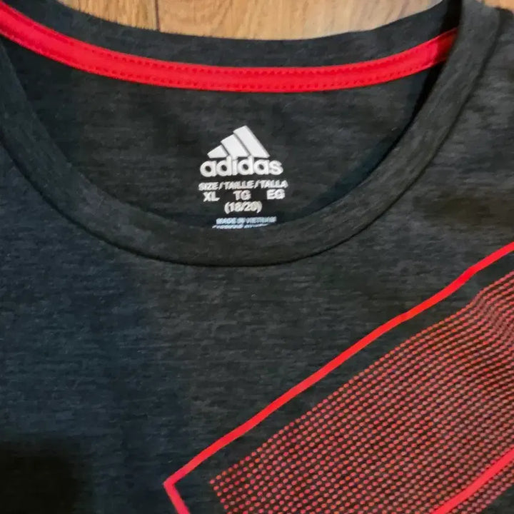 [BUNJANG] Adidas, Under Armour, Quiksilver Performance T-Shirts &amp; Tank Tops (Set of 3) - US S / 모두미국브랜드 기능성 티셔츠 사이즈 US S 개당가 남여공용 최상