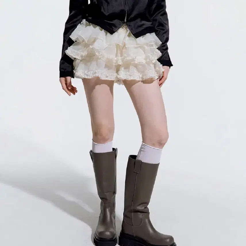 [BUNJANG] Ruffleneck Tutu Pants Skirt Cream / 새상품 러프넥 튜튜 팬츠 스커트 크림 (밴딩스커트)(셔링스커트)