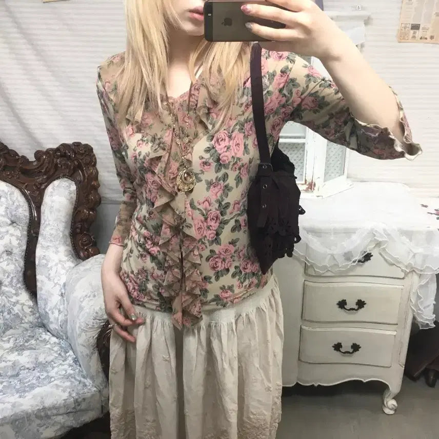 [BUNJANG] Rosa Cheri Vintage Rose Floral Blouse / 로사체리 빈티지 로즈 플라워 블라우스
