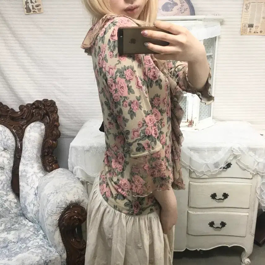 [BUNJANG] Rosa Cheri Vintage Rose Floral Blouse / 로사체리 빈티지 로즈 플라워 블라우스