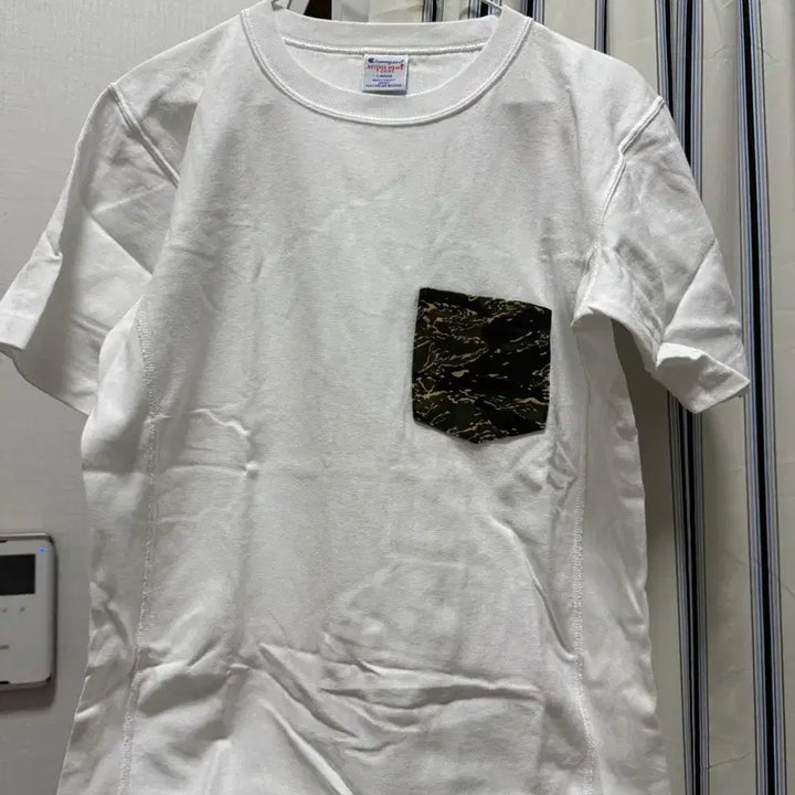 [BUNJANG] Champion Reverse Weave Tiger Camo Pocket T-Shirt Large / 챔피온(Champion) 리버스 위브 카모 포켓 티셔츠 L