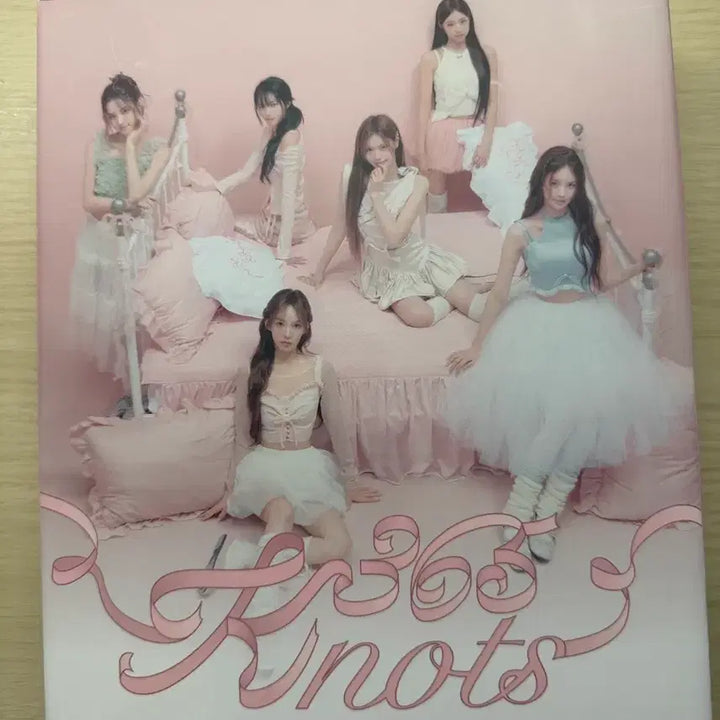 [SOLD OUT] 이즈나 2025 시즌그리팅 시그 양도 포카포함 알라딘 특전 포함