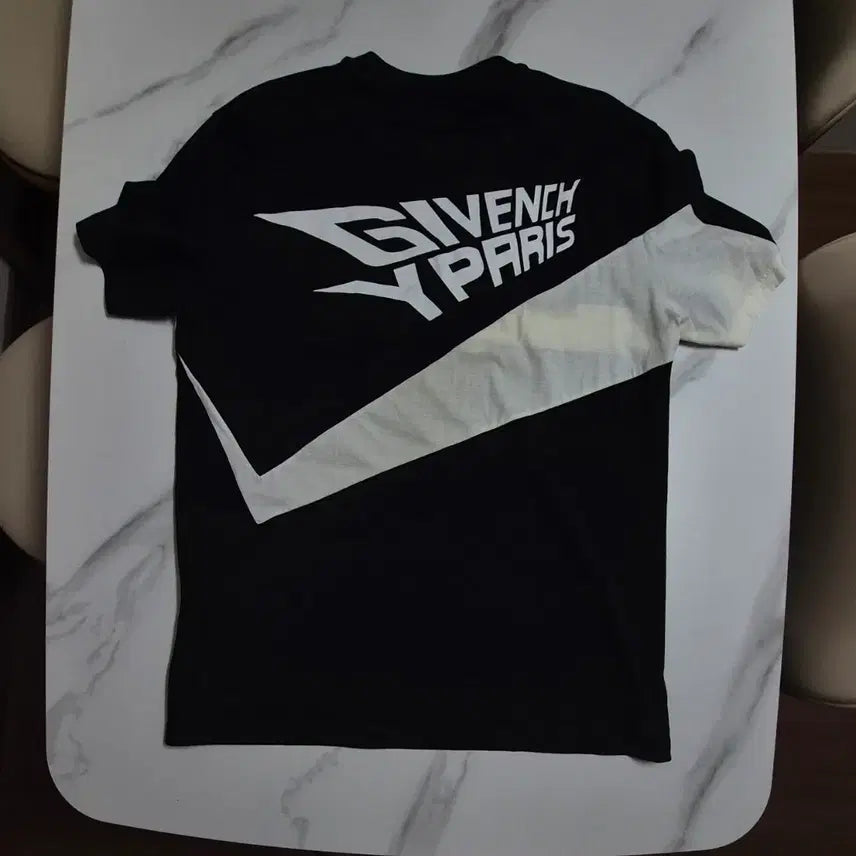 [BUNJANG] Givenchy Short Sleeve T-Shirt / 지방시 반팔티