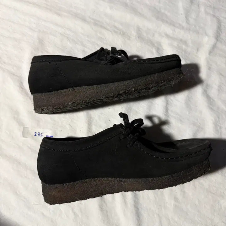 [BUNJANG] Clarks Wallabee Black Shoes / 클락스 왈라비 블랙 235