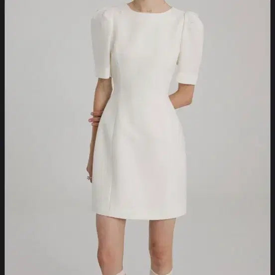 [BUNJANG] Flowoom Classic Blooming Mini Dress (White) XS / 플로움 클래식 블루밍 미니 원피스 (화이트) xs 사이즈 팝니다