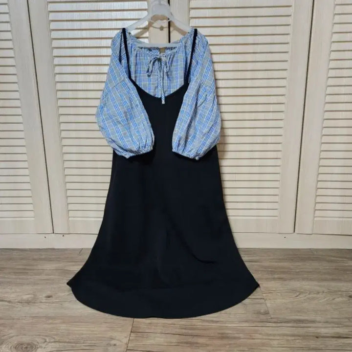 [BUNJANG] Check Blouse &amp; Black Long Dress Set / 체크 블라우스 &amp; 블랙 롱원피스 세트