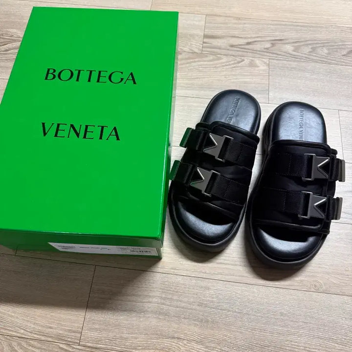 [BUNJANG] Bottega Veneta Black Buckle Detail Slippers Size 41 / 보테가베네타 정품 슬리퍼 블랙 41사이즈