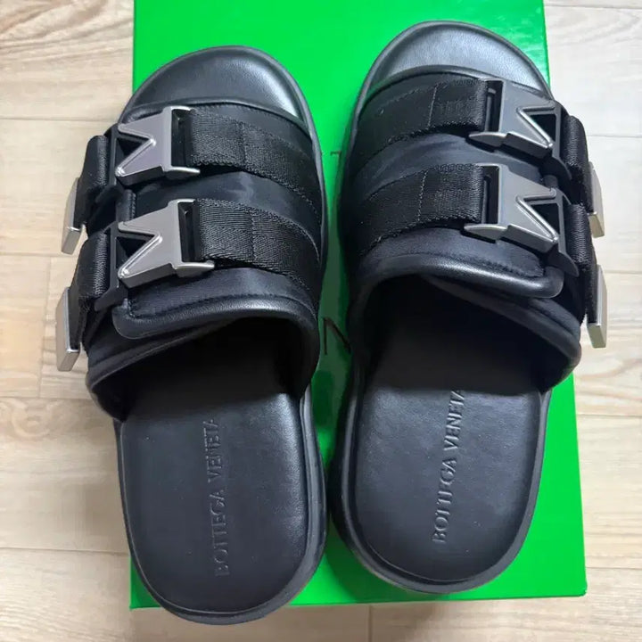 [BUNJANG] Bottega Veneta Black Buckle Detail Slippers Size 41 / 보테가베네타 정품 슬리퍼 블랙 41사이즈