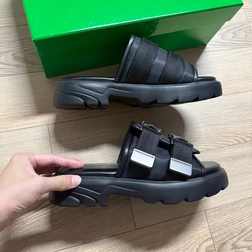 [BUNJANG] Bottega Veneta Black Buckle Detail Slippers Size 41 / 보테가베네타 정품 슬리퍼 블랙 41사이즈