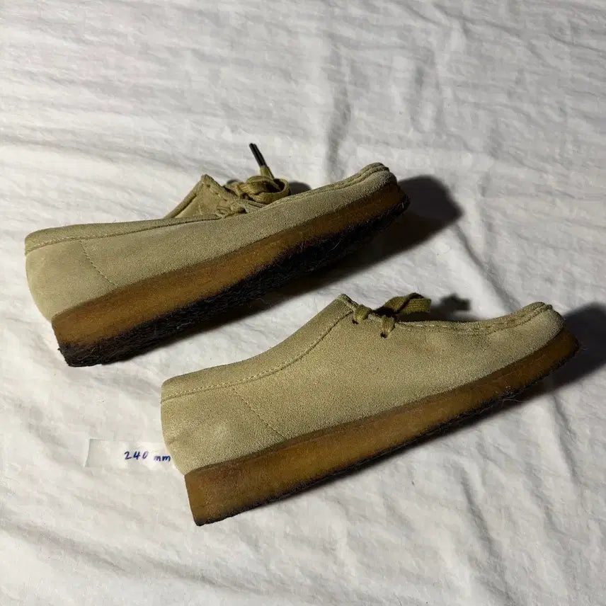 [BUNJANG] Clarks Wallabee Beige Shoes (240mm) / 클락스 왈라비 베이지 240mm