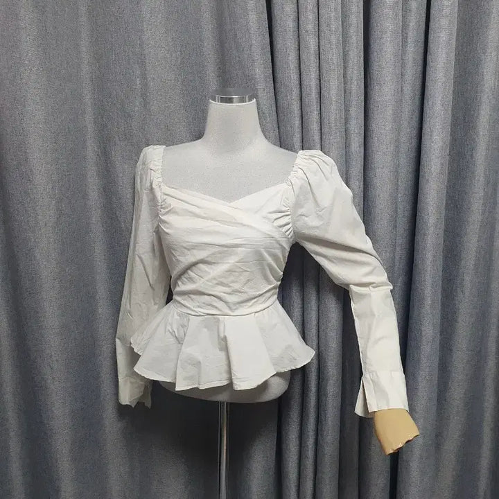 [SOLD OUT] 뷰티 화이트 스판 블라우스