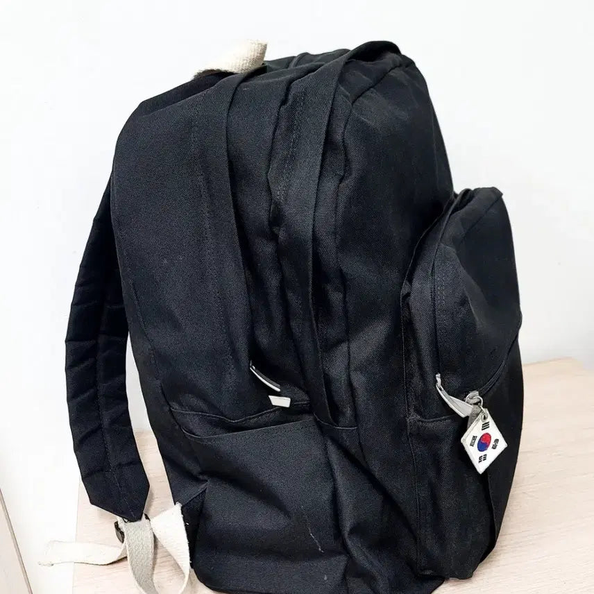 [BUNJANG] Bebulian Black Backpack Taegeukgi Keyring / 부빌리안 블랙백팩 태극기 키링