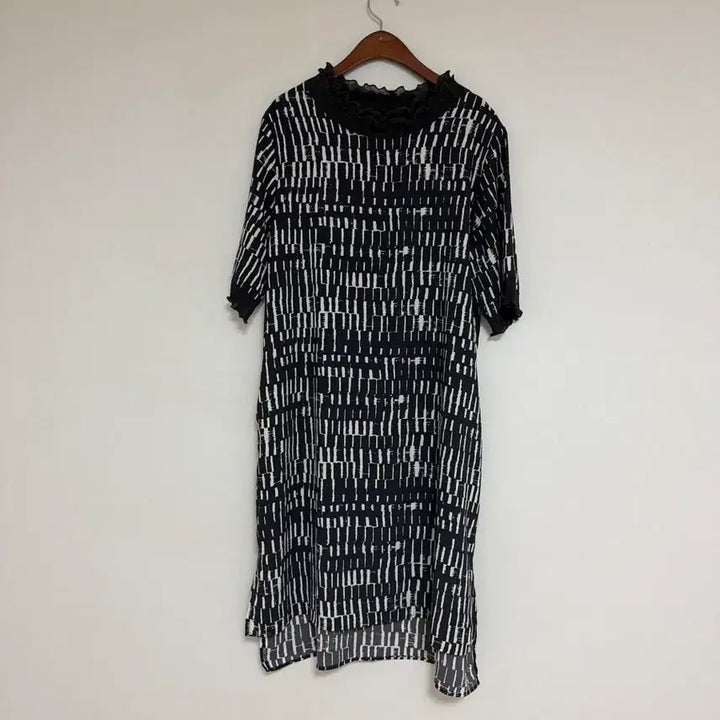 [BUNJANG] Frilled Neck Point Long Dress / 플릴넥 포인트 원피스