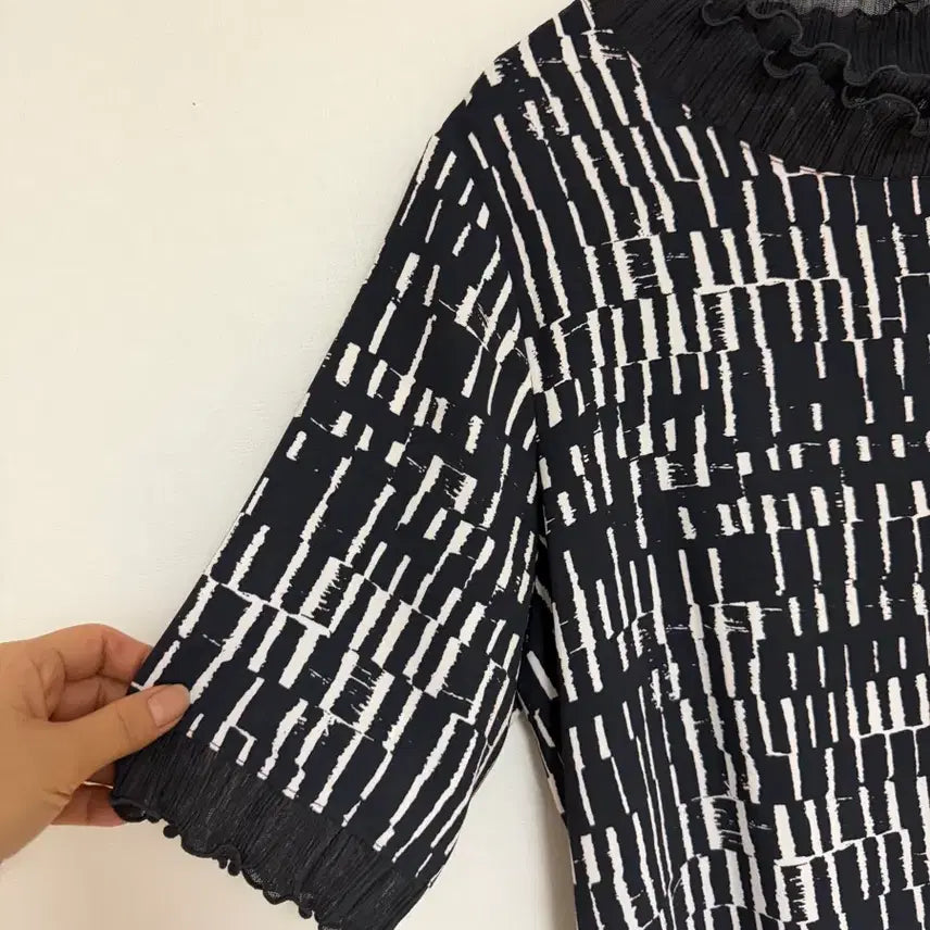[BUNJANG] Frilled Neck Point Long Dress / 플릴넥 포인트 원피스