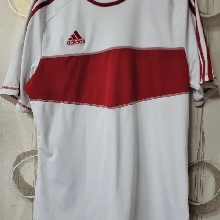 [BUNJANG] Adidas White/Red Three-Stripes Short-Sleeve T-Shirt Size 110 / 아디다스 흰빨 삼선 반팔티 110