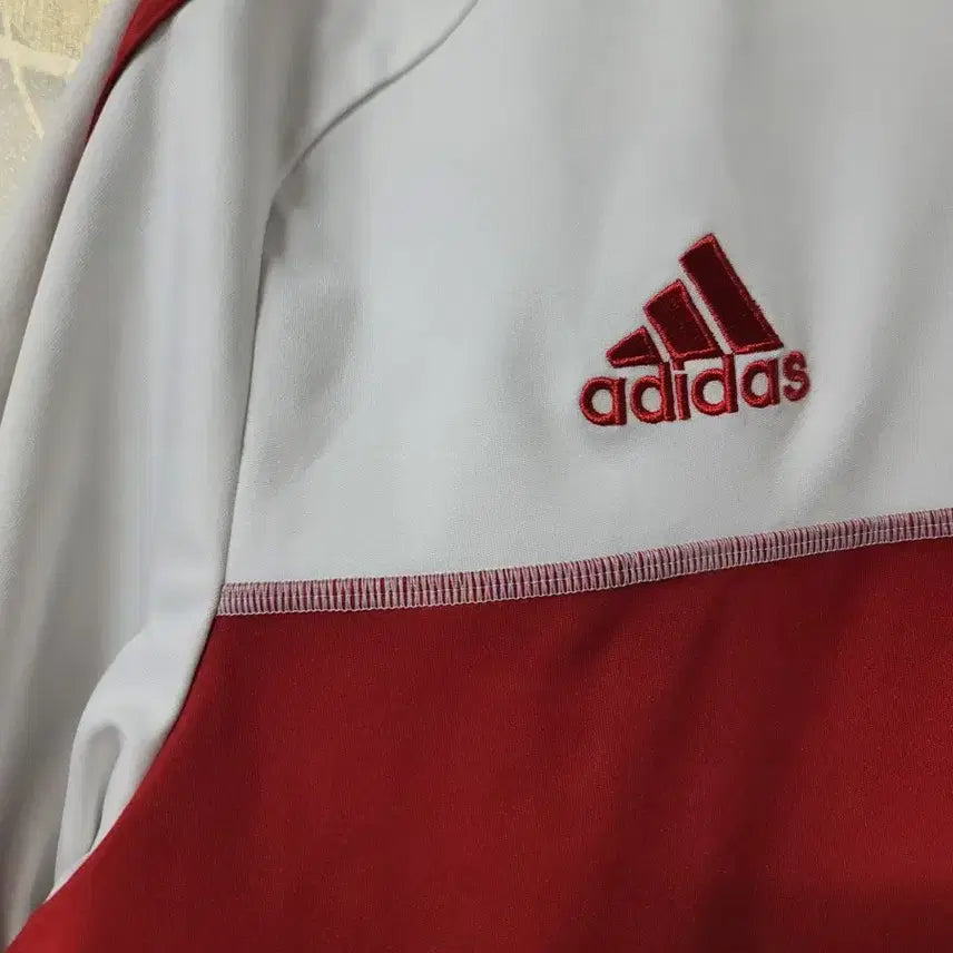[BUNJANG] Adidas White/Red Three-Stripes Short-Sleeve T-Shirt Size 110 / 아디다스 흰빨 삼선 반팔티 110