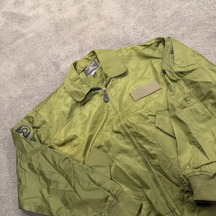 [BUNJANG] Vintage Khaki Military Style Bomber Jacket (XL) / [정품/XL] 빈티지 카키색 밀리터리 스타일 봄버 자켓