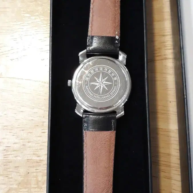 [BUNJANG] NIS National Intelligence Service Quartz Watch Black Leather Strap (Unused) / NIS 쿼츠 국정원절대시계 블랙 가죽줄(미사용)