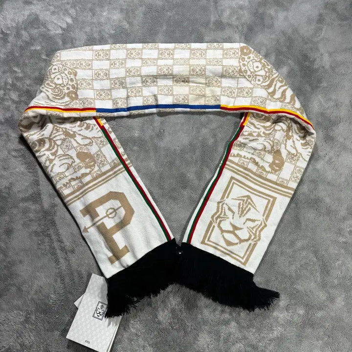 [BUNJANG] OVER THE PITCH Korean Traditional Painting Scarf / OVER THE PITCH 대한민국 호작도 스카프