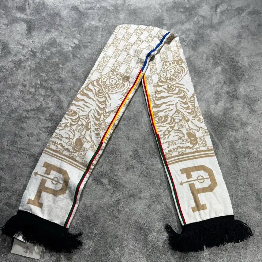 [BUNJANG] OVER THE PITCH Korean Traditional Painting Scarf / OVER THE PITCH 대한민국 호작도 스카프