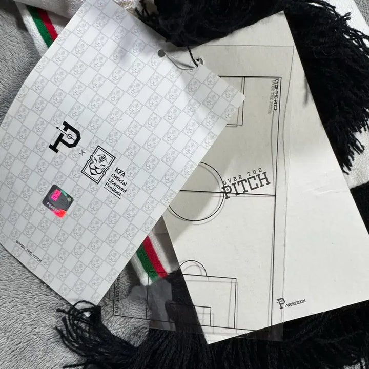 [BUNJANG] OVER THE PITCH Korean Traditional Painting Scarf / OVER THE PITCH 대한민국 호작도 스카프