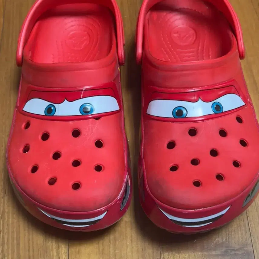 [BUNJANG] Crocs Lightning McQueen Shoes / 크록스 라이트닝 맥퀸 235