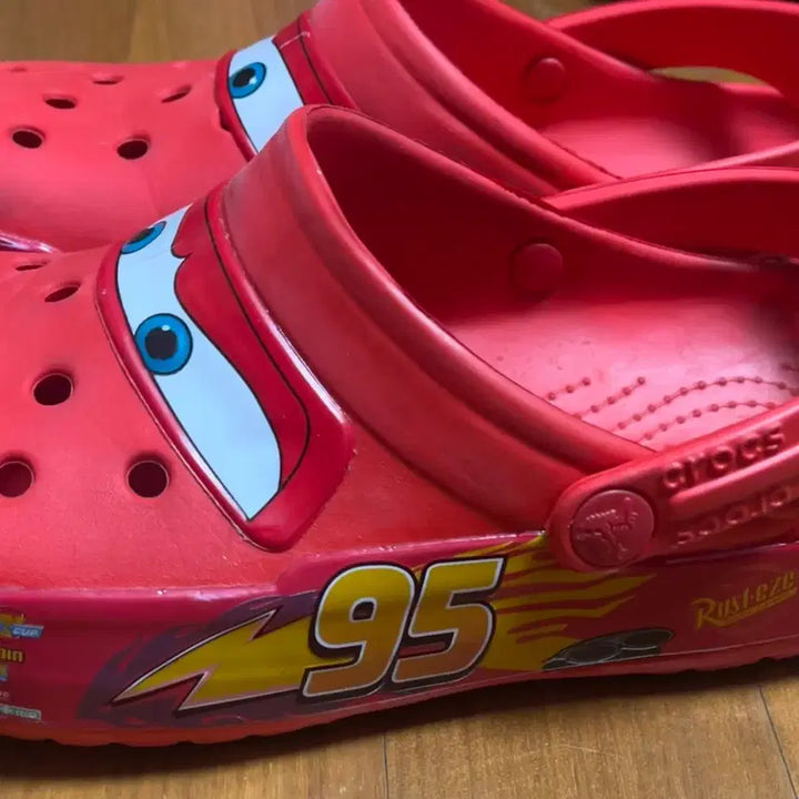 [BUNJANG] Crocs Lightning McQueen Shoes / 크록스 라이트닝 맥퀸 235
