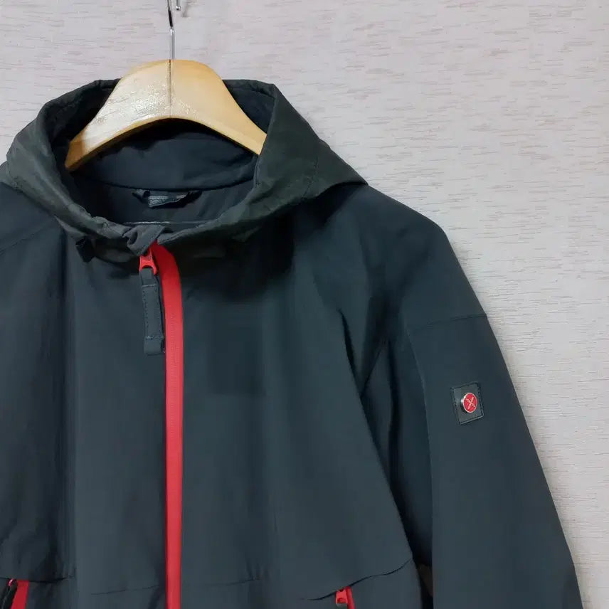 [BUNJANG] Montura Black Full Zip Hoodie Jacket Men&