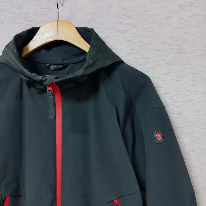 [BUNJANG] Montura Black Full Zip Hoodie Jacket Men&
