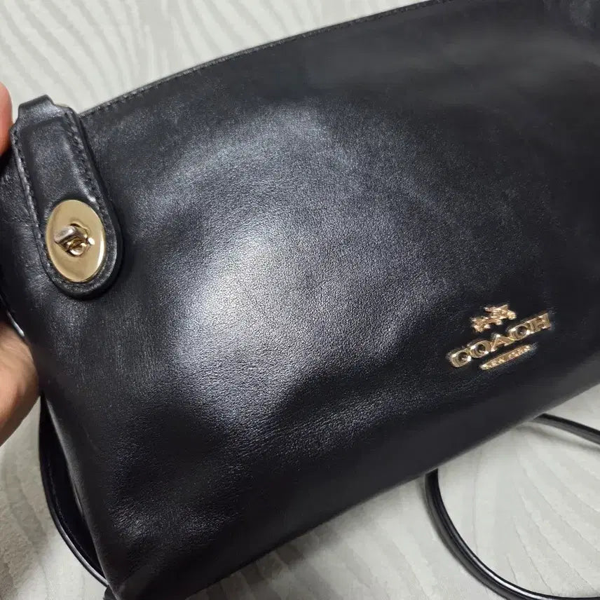 [BUNJANG] Coach Black Leather Crossbody Bag / 코치 블랙 가죽 크로스백