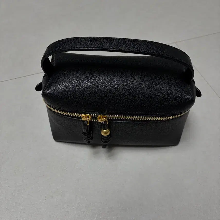 [BUNJANG] TIMELESS (한섬) Volcube Cosmetic Bag / 한섬 볼큐브 코스메틱 백