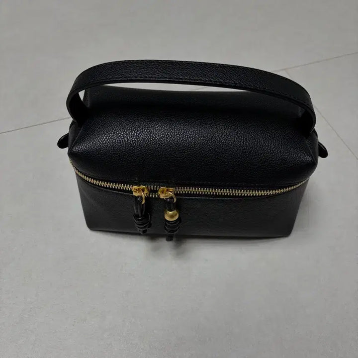 [BUNJANG] TIMELESS (한섬) Volcube Cosmetic Bag / 한섬 볼큐브 코스메틱 백
