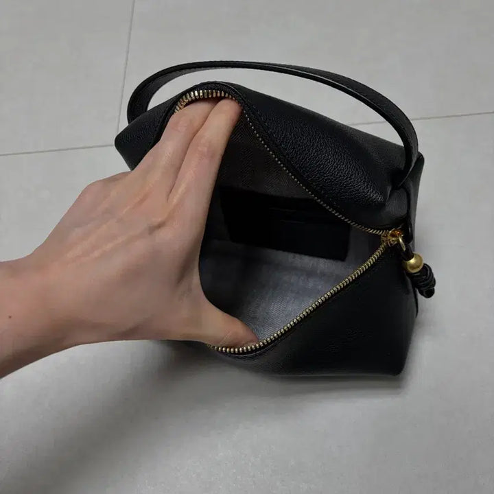 [BUNJANG] TIMELESS (한섬) Volcube Cosmetic Bag / 한섬 볼큐브 코스메틱 백