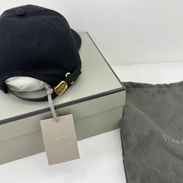 [BUNJANG] Tom Ford Black Ball Cap with Gold Logo and Buckle / 톰포드 블랙 볼캡 모자 (금장로고+금장버클) 박스채 새상품
