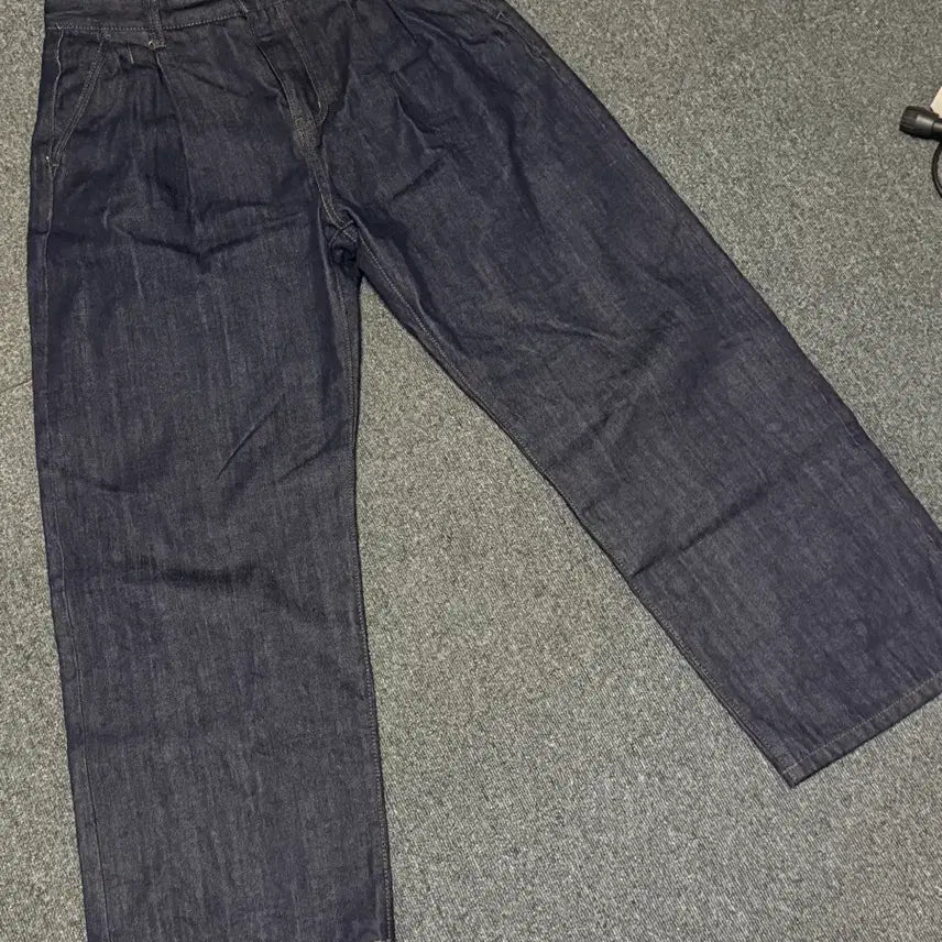 [BUNJANG] Beslow Wide Two-Tuck Selvedge Denim Indigo / 비슬로우 와이드 투턱 셀비지 데님 인디고